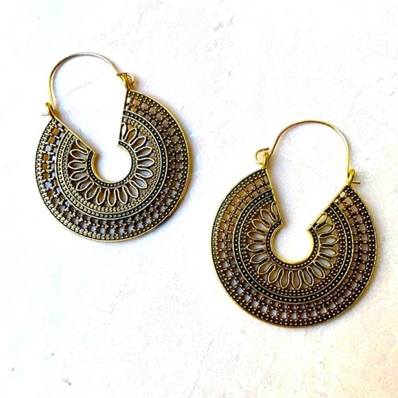 NEW Antique Gold Bohemian Round Statement Earrings Boutique - Picture 3 of 8